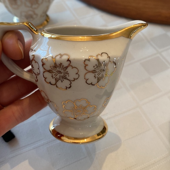 Vintage Kingwood China cream and sugar set. - Picture 3 of 5